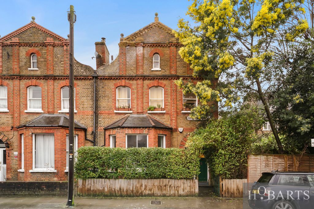 Property photo 2 of 17 Gallery