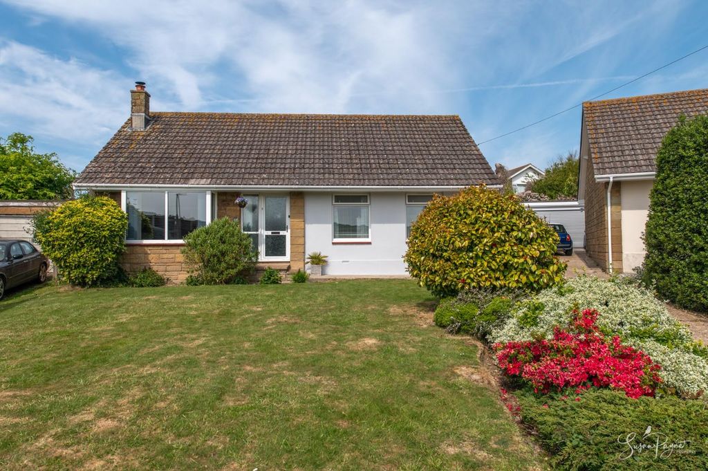 Property photo 3 of 39 Welcome To 9 Priory Walk