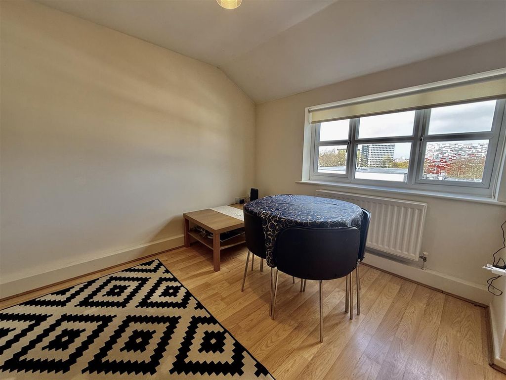 Property photo 3 of 10 Lounge/Dining/Kitchen