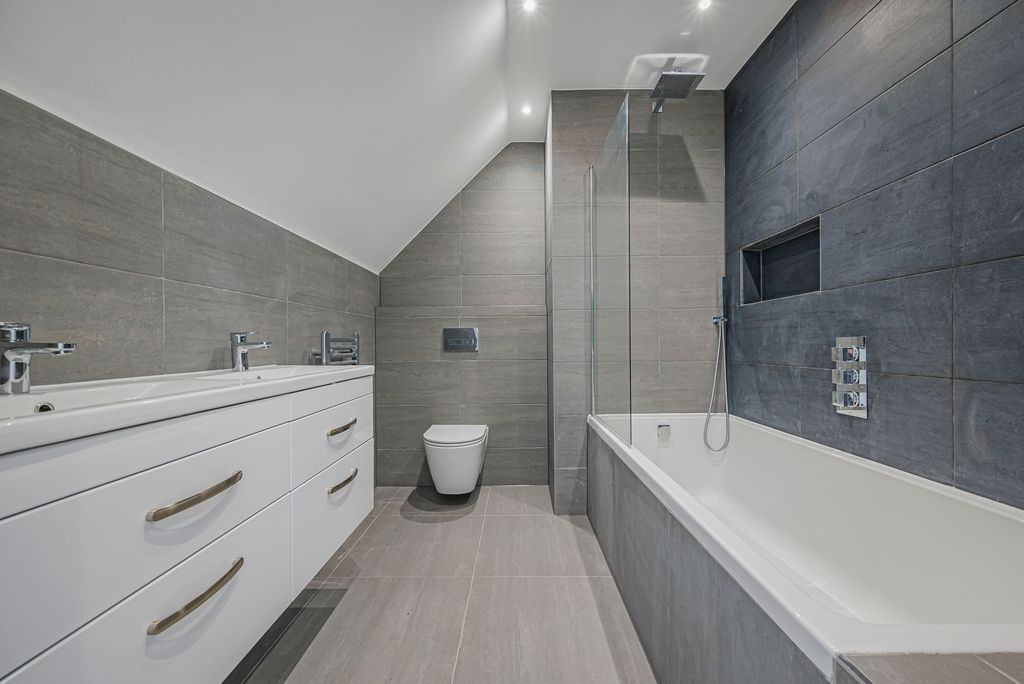 Property photo 3 of 30 Bathroom