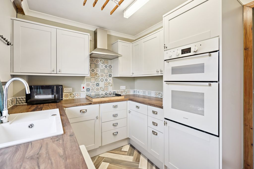 Property photo 1 of 15 General 10