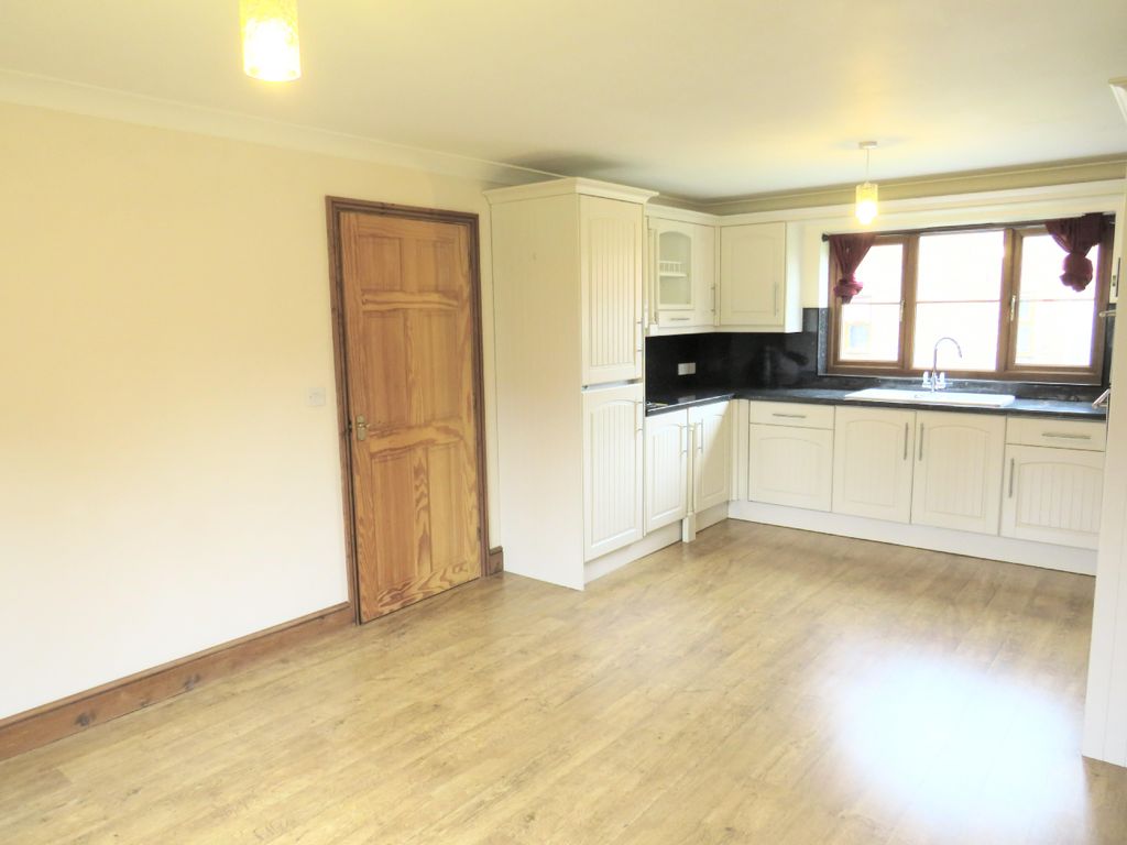 Property photo 3 of 14 Kitchen