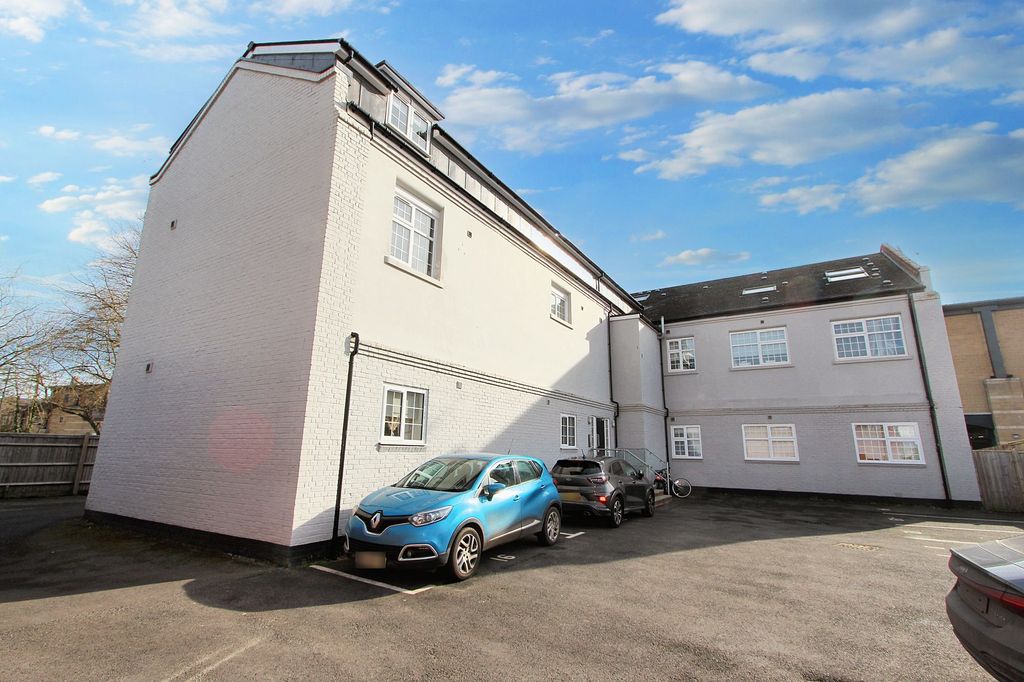 Property photo 1 of 6