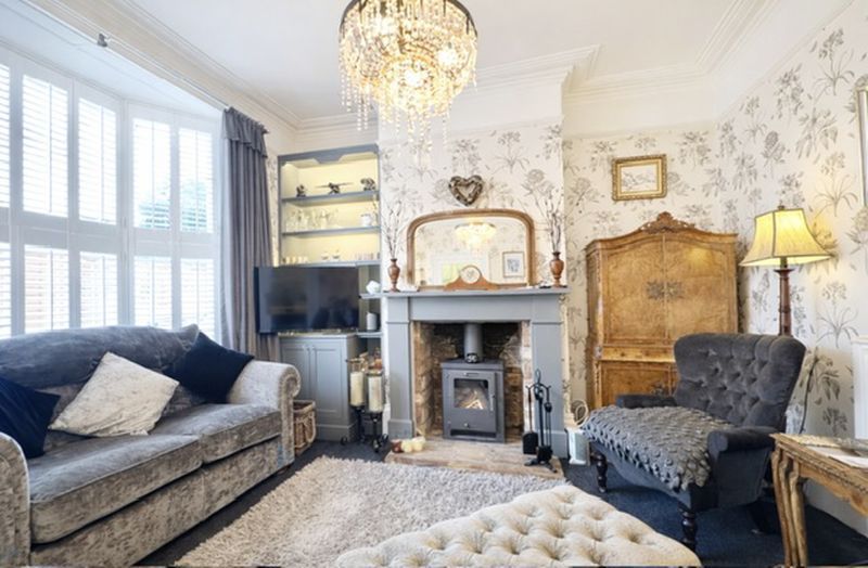 Property photo 2 of 30 Lounge