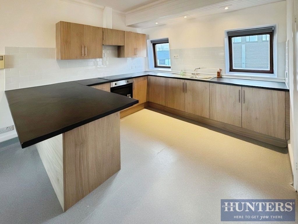 Property photo 2 of 10 Kitchen