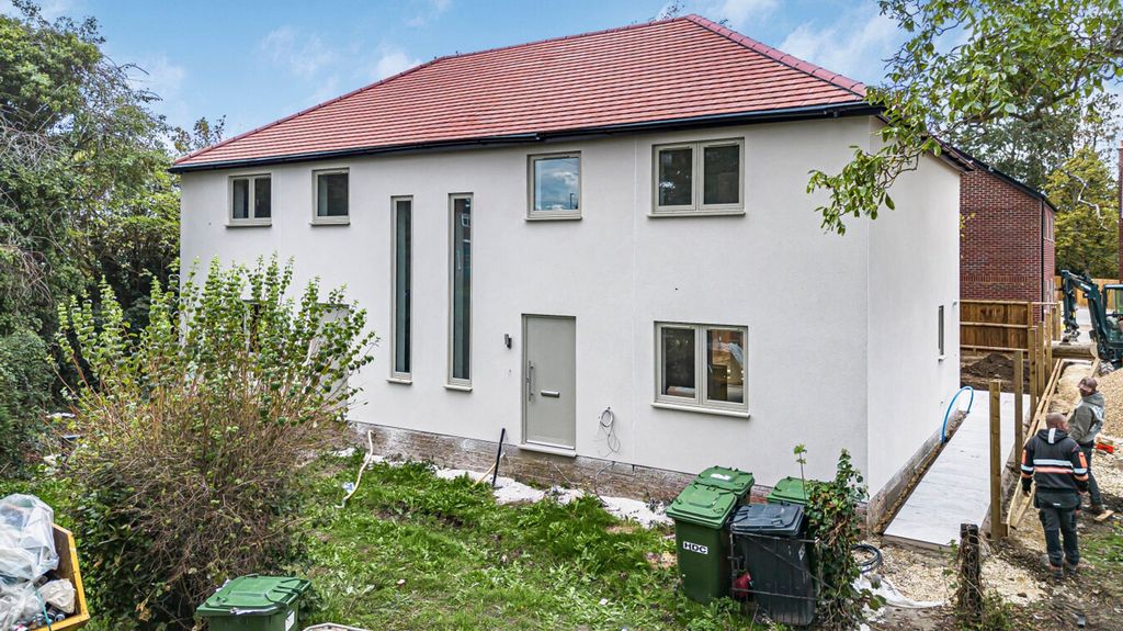 Property photo 1 of 3