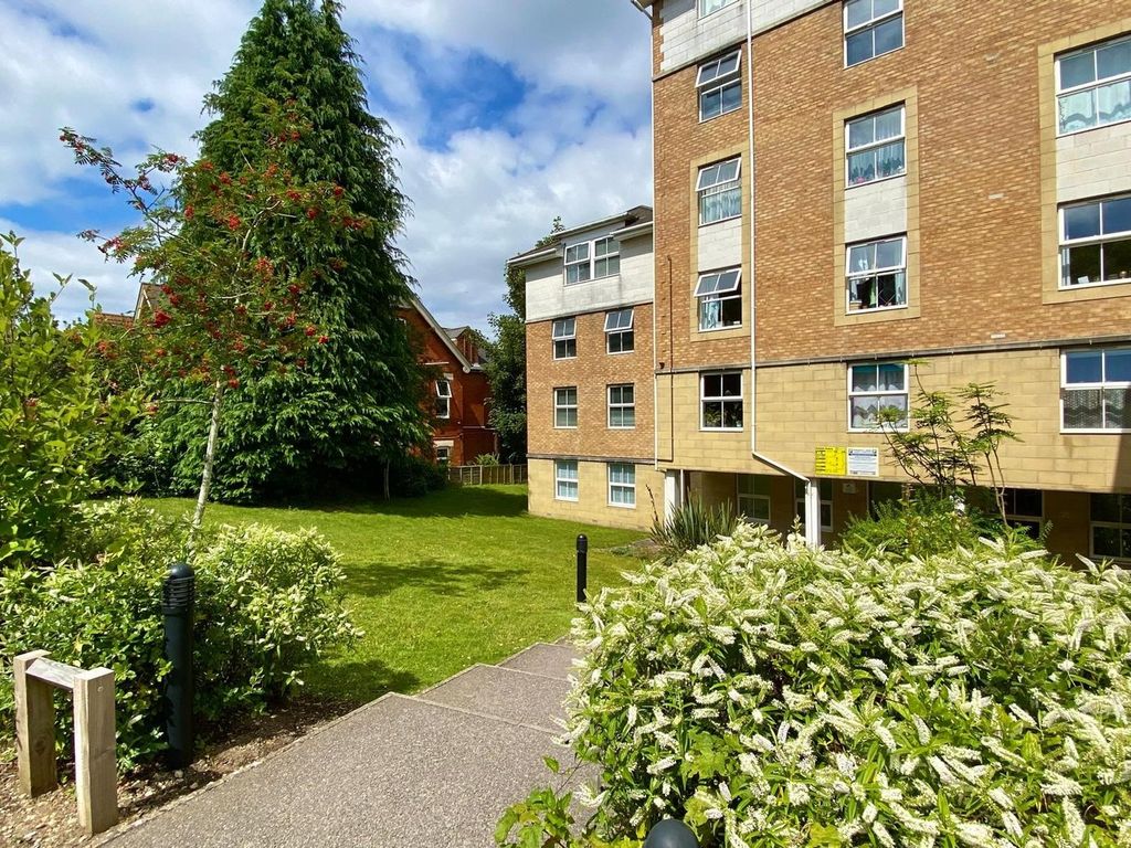 Property photo 2 of 12