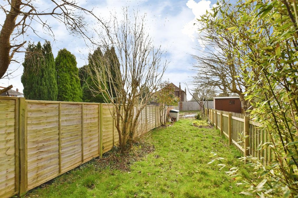 Property photo 3 of 19 Gardens