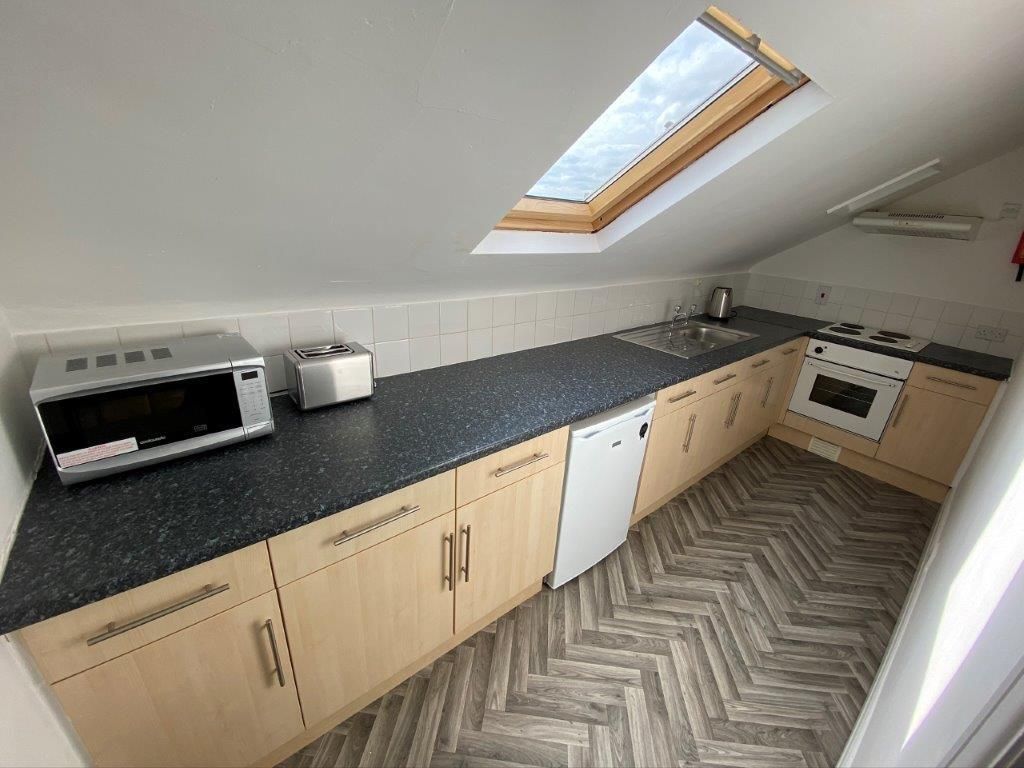 Property photo 2 of 18 (Main)