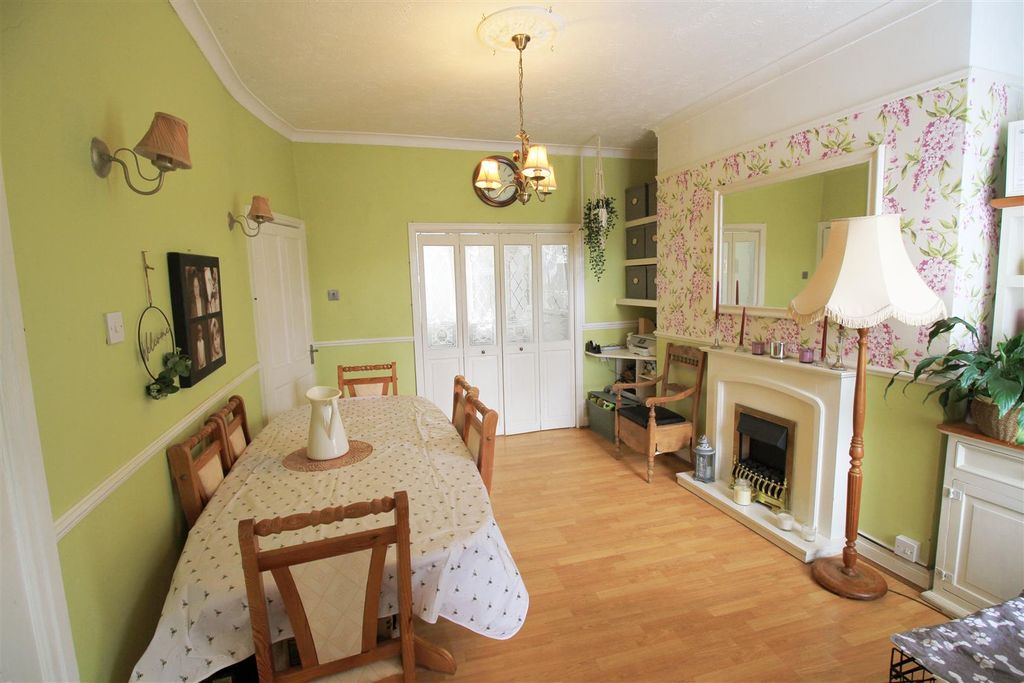 Property photo 3 of 15 Dining Room.Jpg