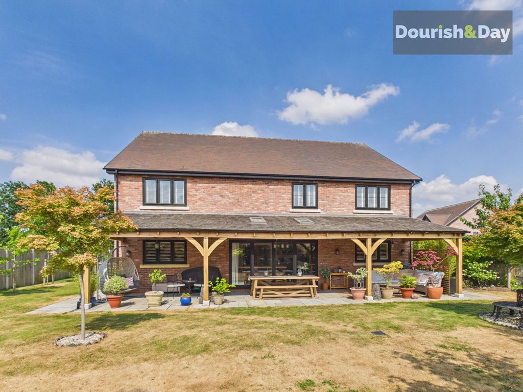Property photo 2 of 32