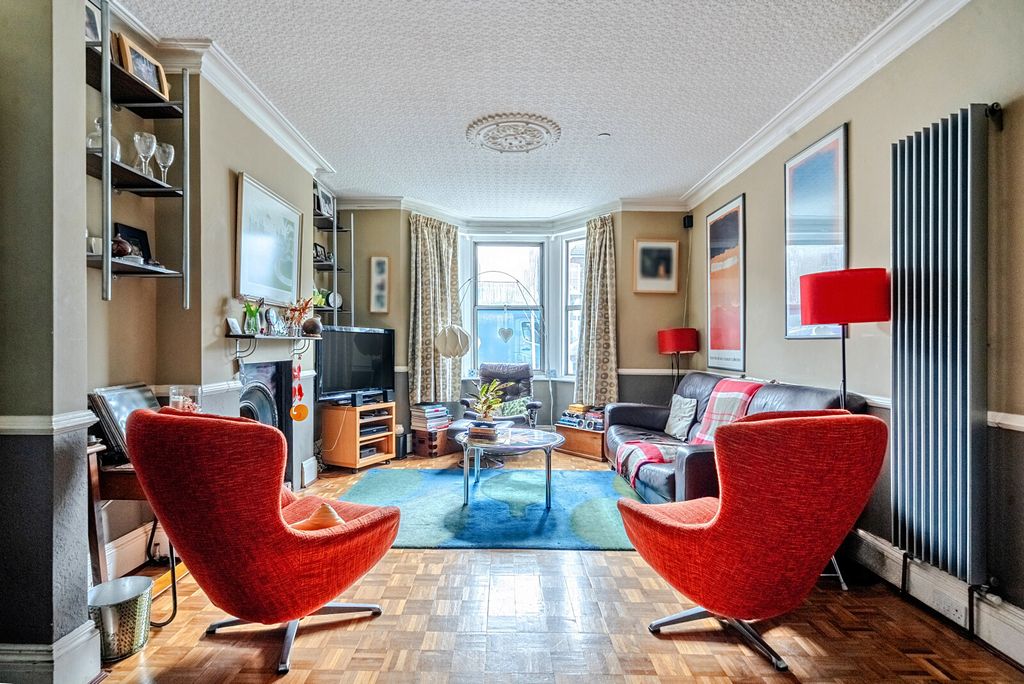 Property photo 2 of 16 Sitting/Dining Room