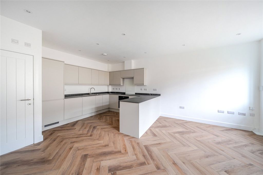 Property photo 3 of 15 Picture No. 06