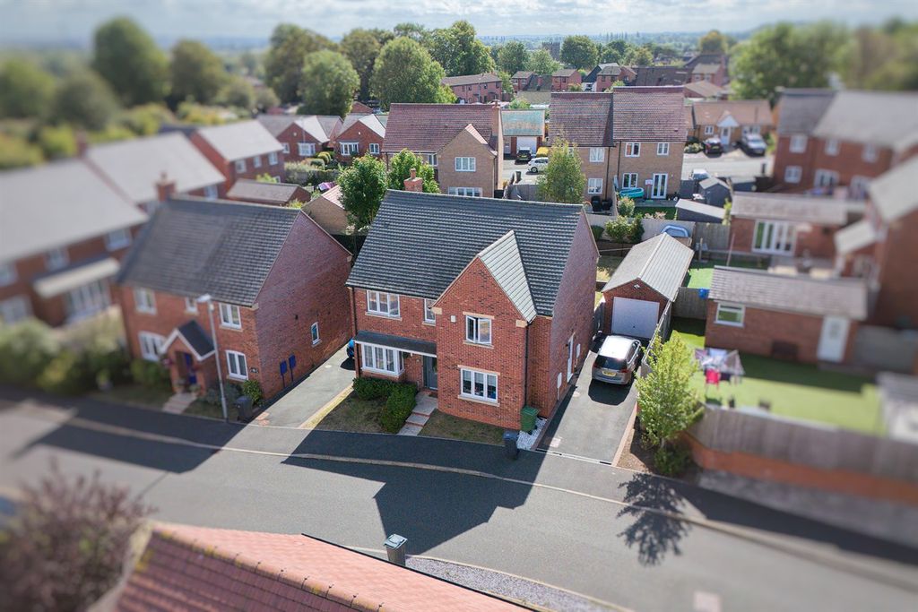 Property photo 1 of 50 Doble Crescent