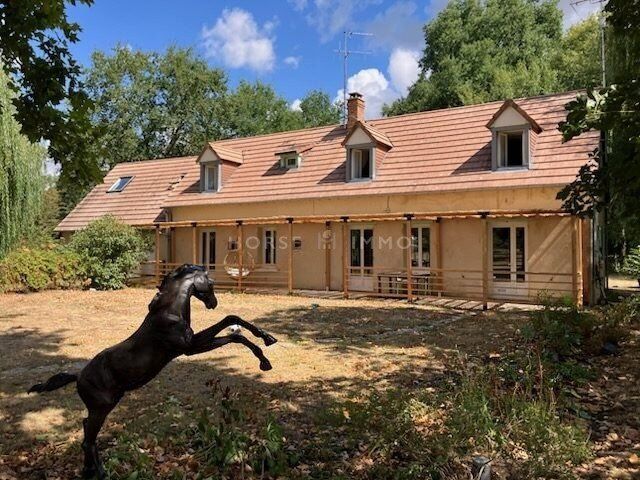 Property photo 1 of 8 A Peaceful Haven On 5.4 Hectares At The Doorstep Of Le Mans