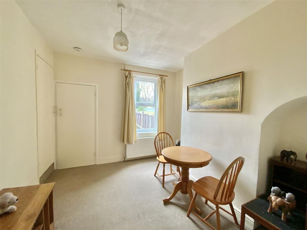 Property photo 3 of 10 Dining Room