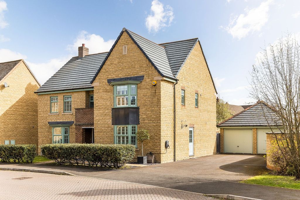 Property photo 1 of 41