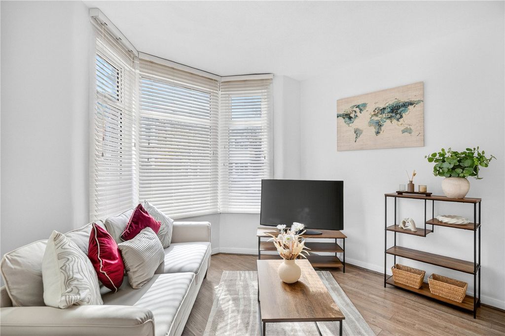 Property photo 2 of 21 Picture No. 04