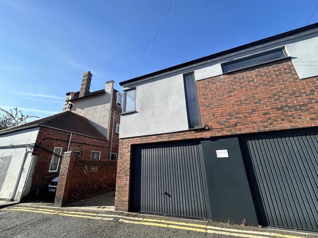 Property photo 1 of 10 212B Ex4.Jpg