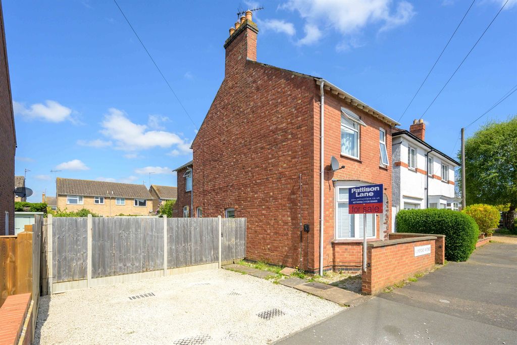 Property photo 1 of 11