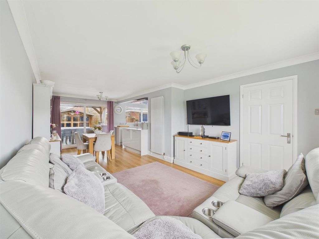 Property photo 2 of 17 Cam03972G0-Pr0285-Still008.Jpg