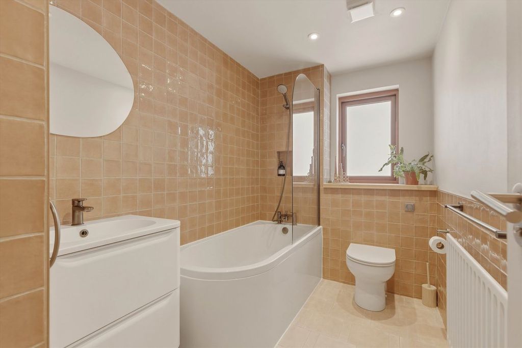 Property photo 3 of 8