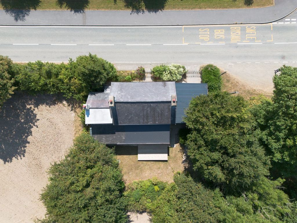 Property photo 2 of 48