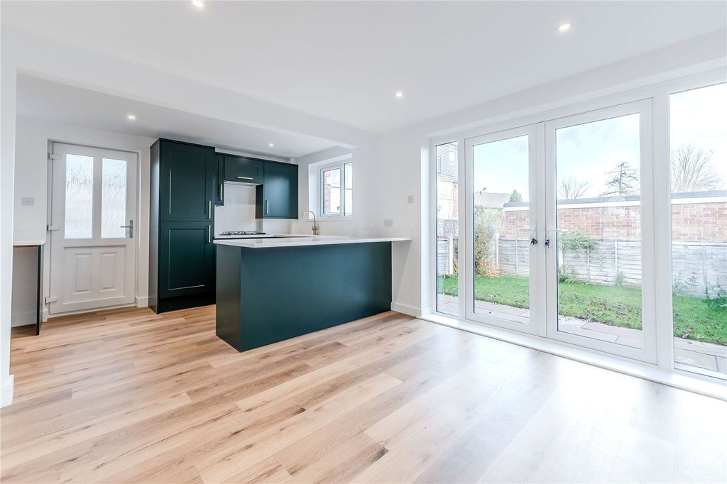 Property photo 2 of 27 Picture No. 04