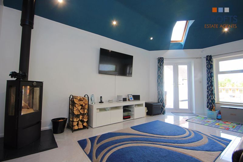 Property photo 2 of 29 Lounge View 2