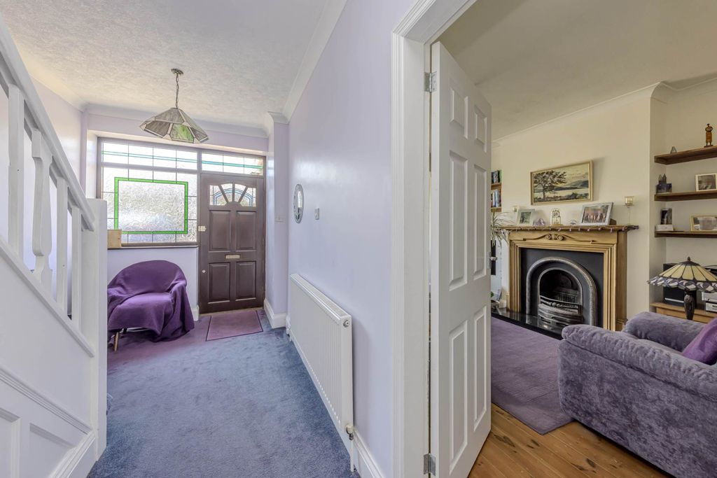 Property photo 3 of 25
