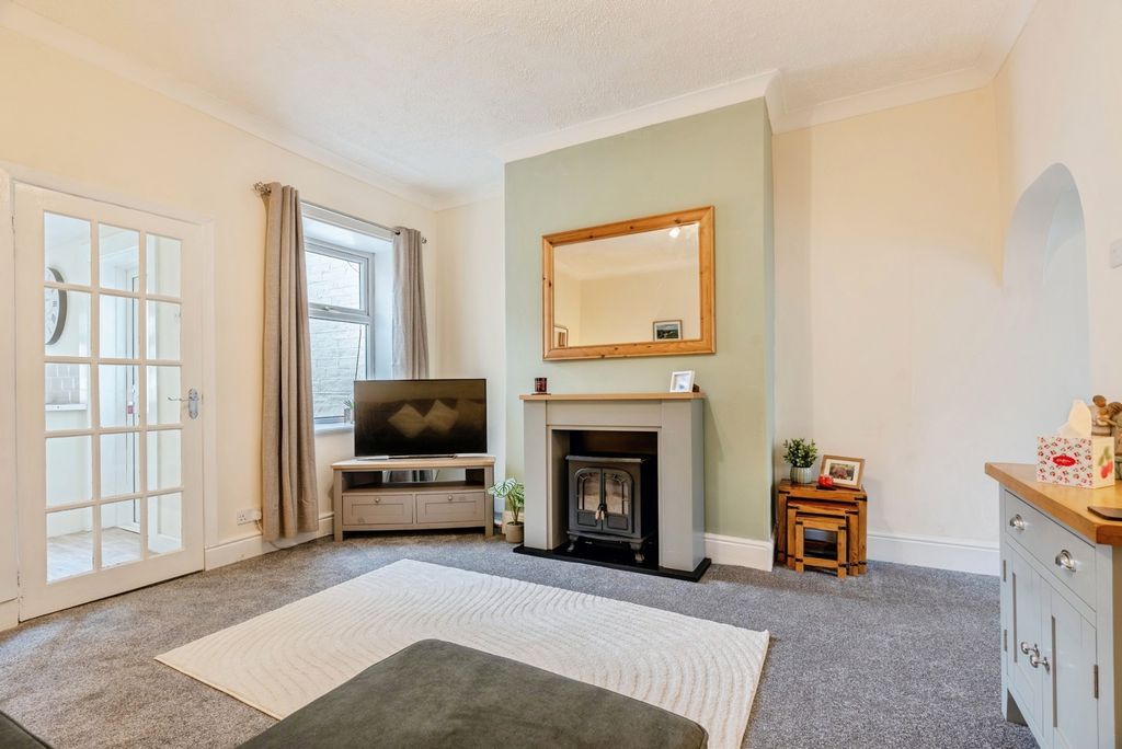 Property photo 2 of 20 Pbox-Img.Jpg