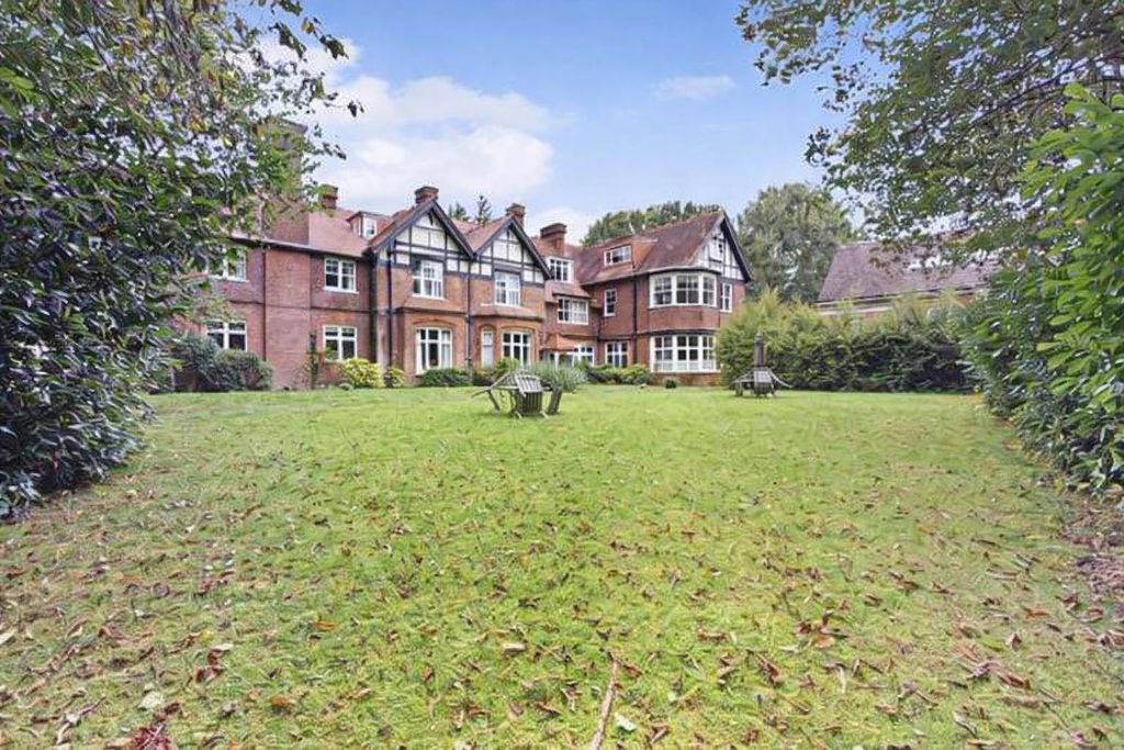 Property photo 2 of 13 A40F60c4-45A8-4d7E-Bade-3F41d42Ab136.Png