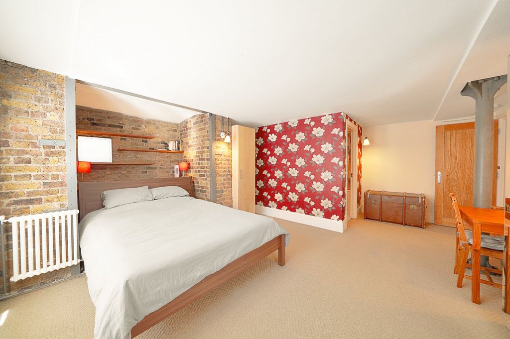 Property photo 3 of 18 Picture No. 02