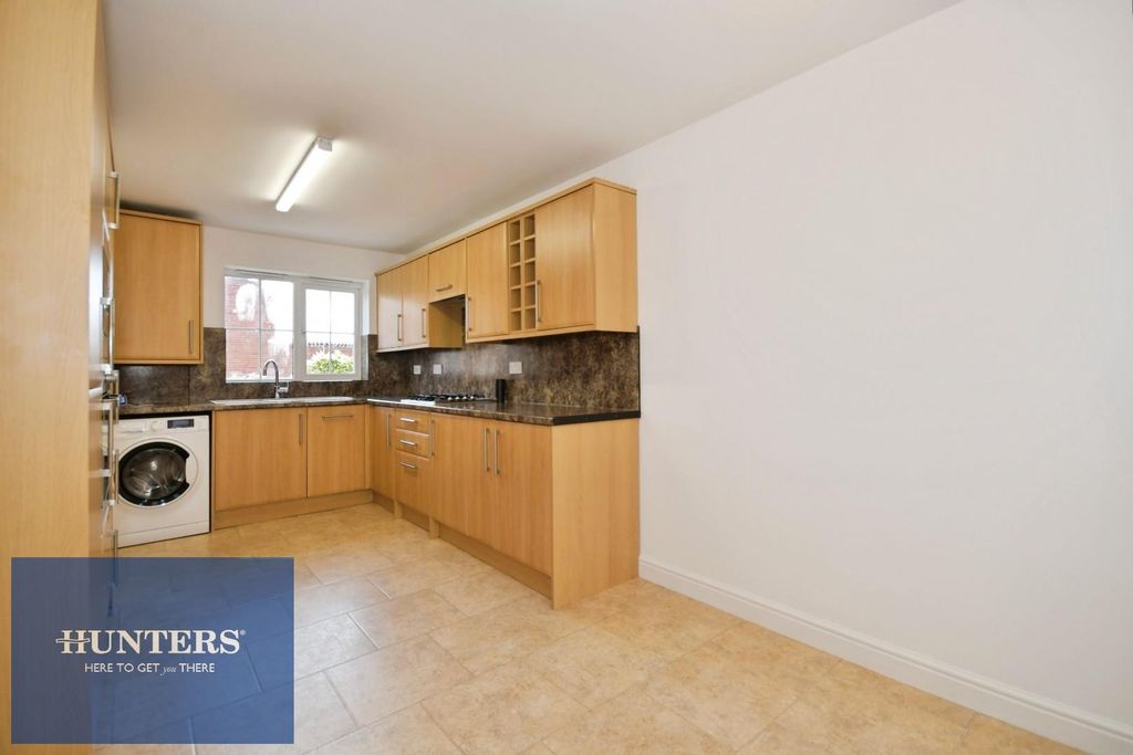 Property photo 3 of 16 Kitchen Diner 01.Jpg