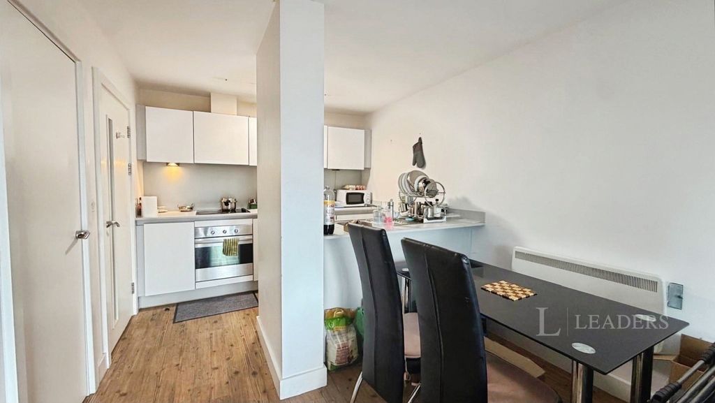 Property photo 3 of 11 Pbox-Img.Jpg
