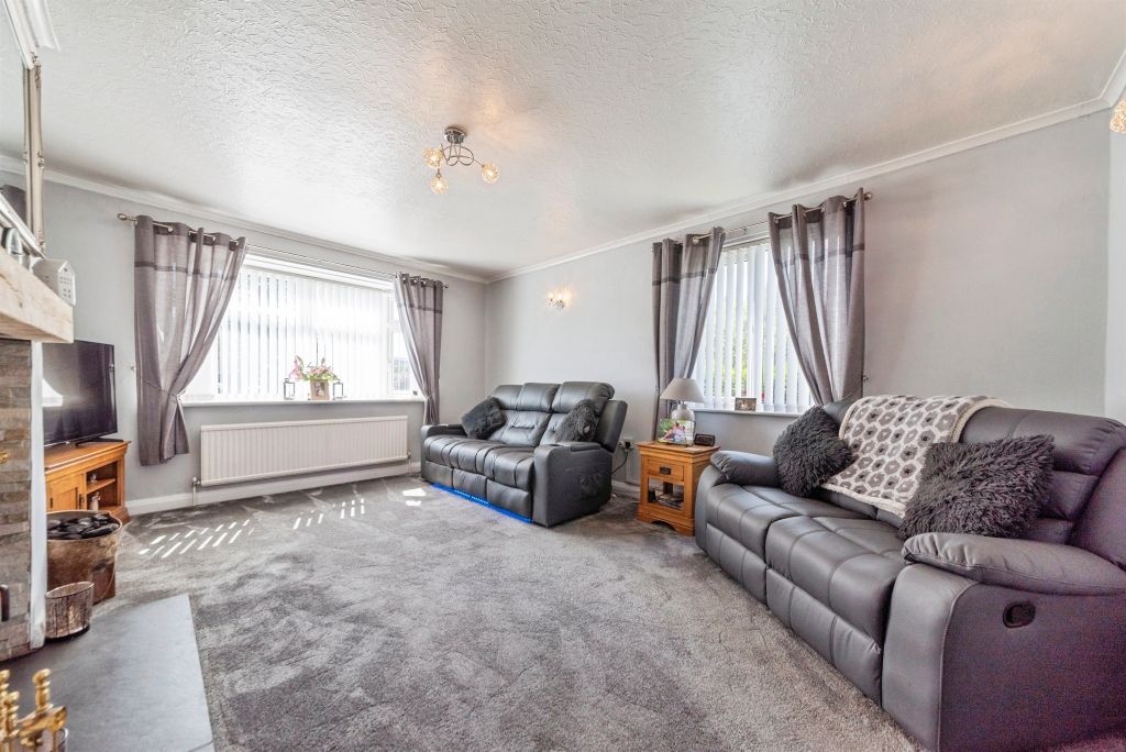 Property photo 2 of 25