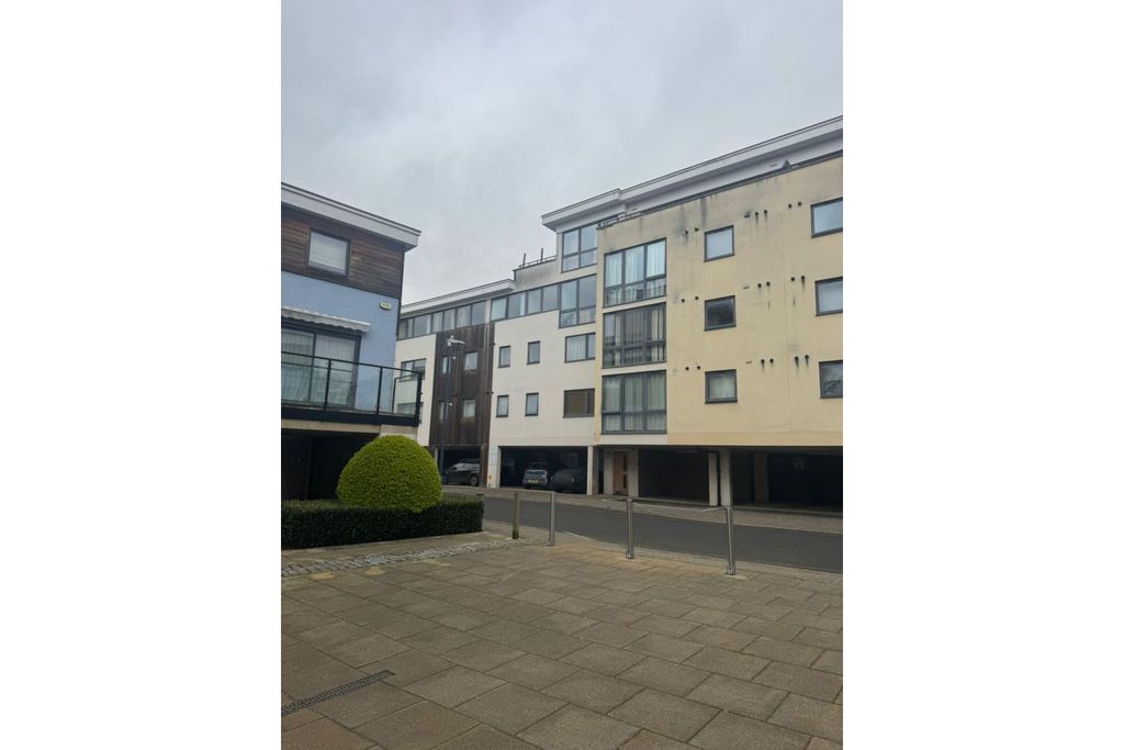 Property photo 1 of 11 Front View