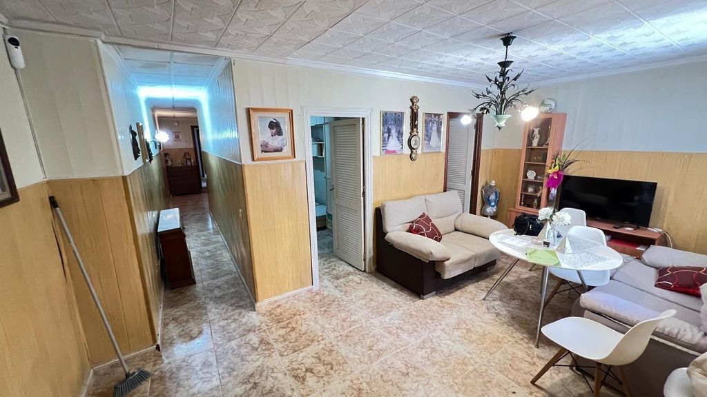 Property photo 2 of 22