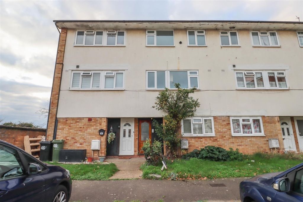 Property photo 1 of 12 44 Market Avenue Outside-2.Jpg