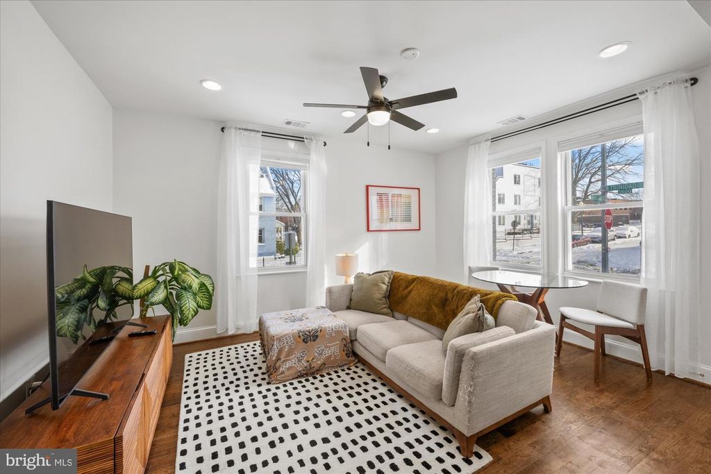 Property photo 2 of 12 <Alttext/>