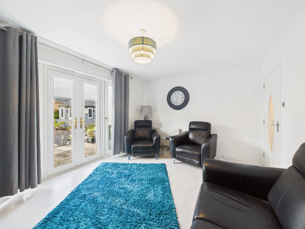 Property photo 3 of 23 Living Room