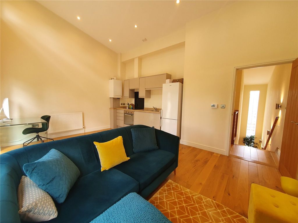 Property photo 2 of 20 Picture No. 38