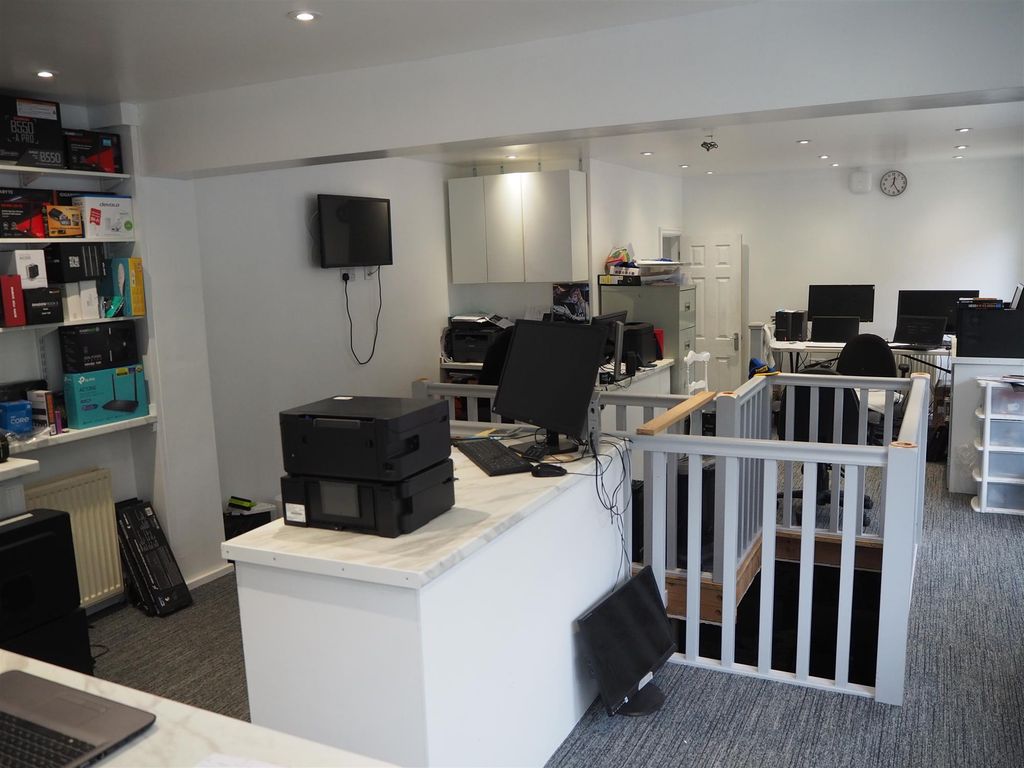 Property photo 3 of 7 Photo 2