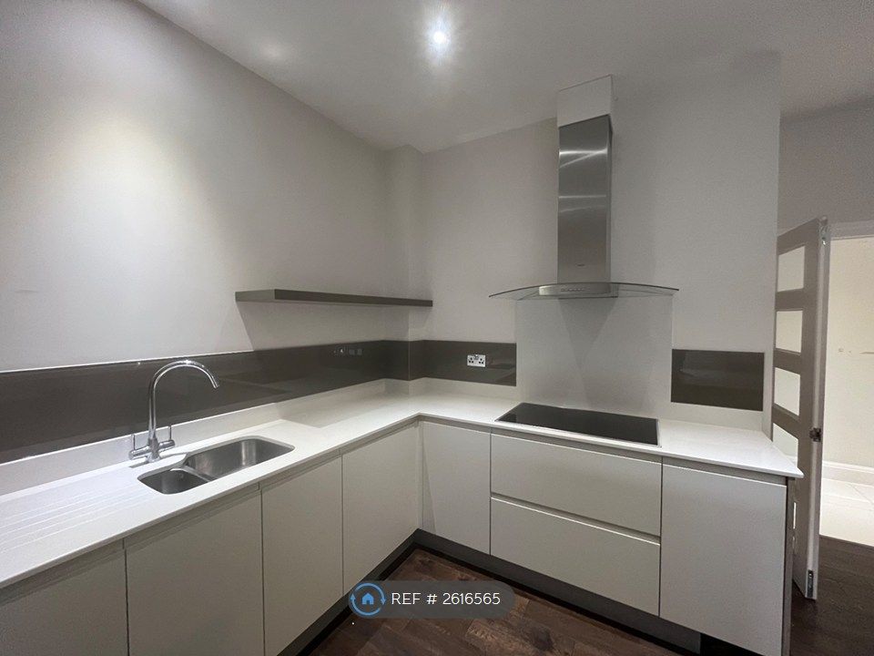 Property photo 2 of 17 Kitchen
