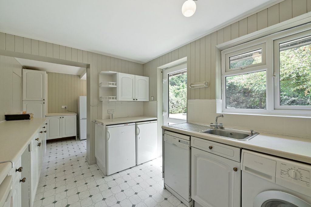 Property photo 2 of 12 Picture No. 20