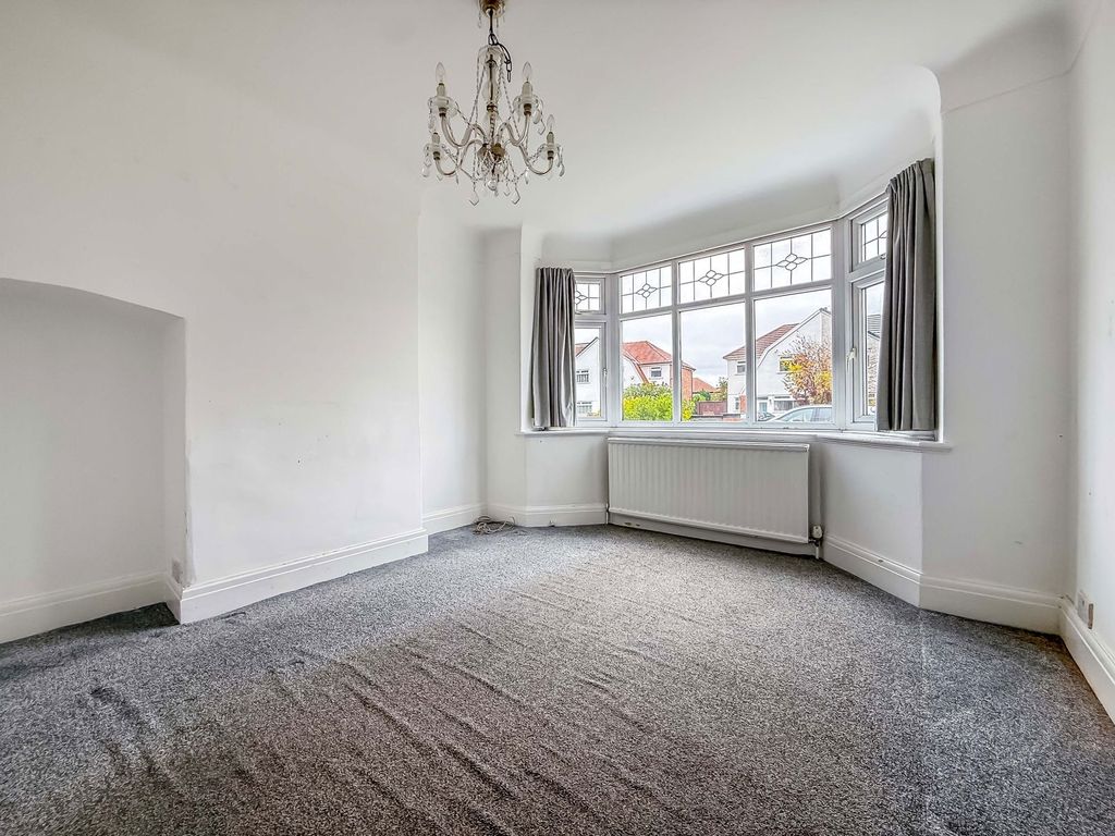 Property photo 2 of 32