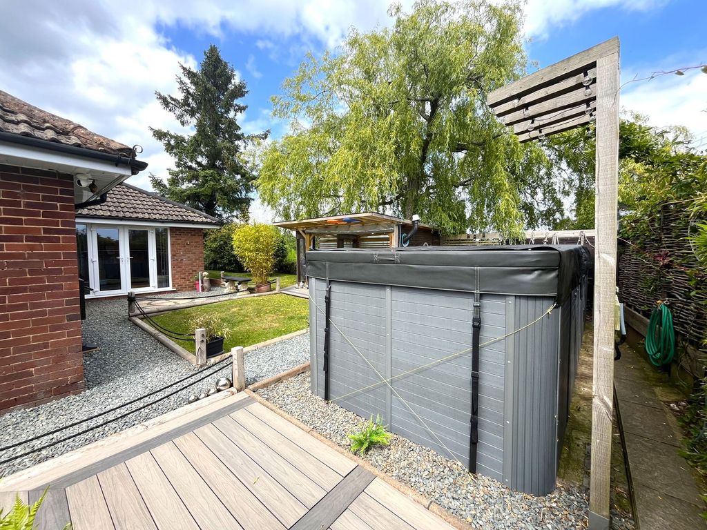 Property photo 2 of 21