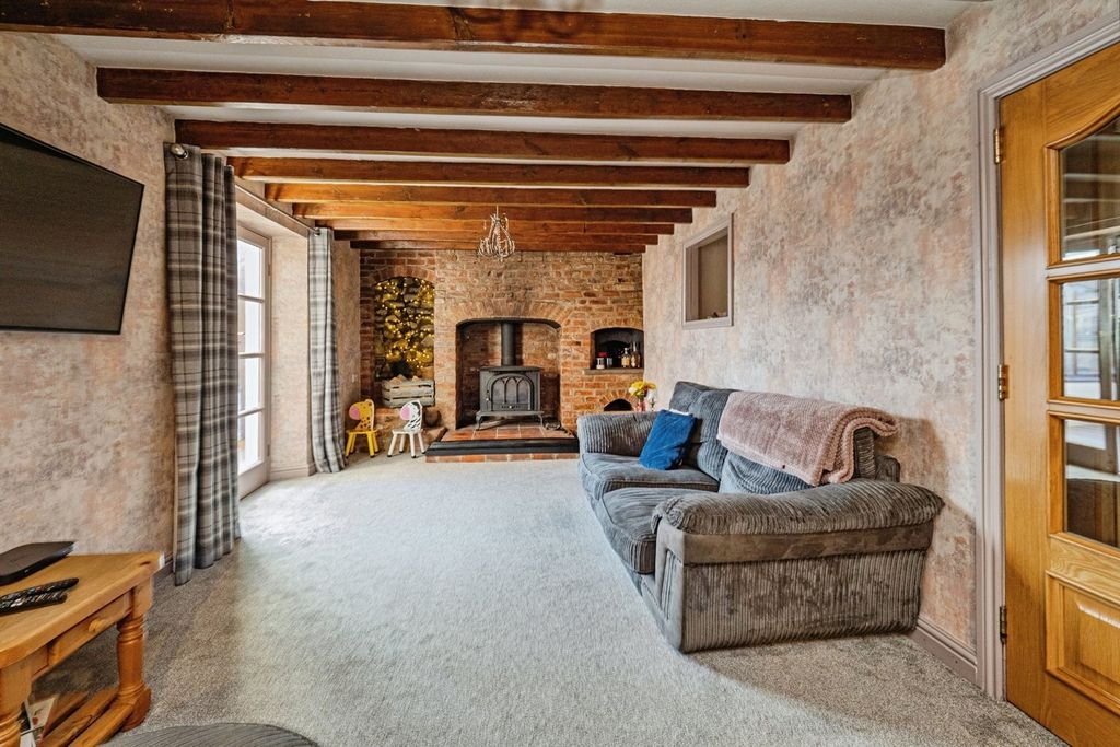 Property photo 2 of 26