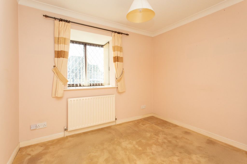 Property photo 3 of 12 Picture 3