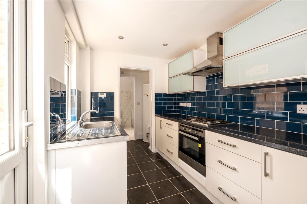 Property photo 2 of 8 Kitchen